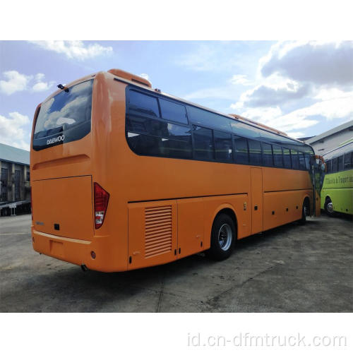 Bus pelatih mewah mutil-fungsional